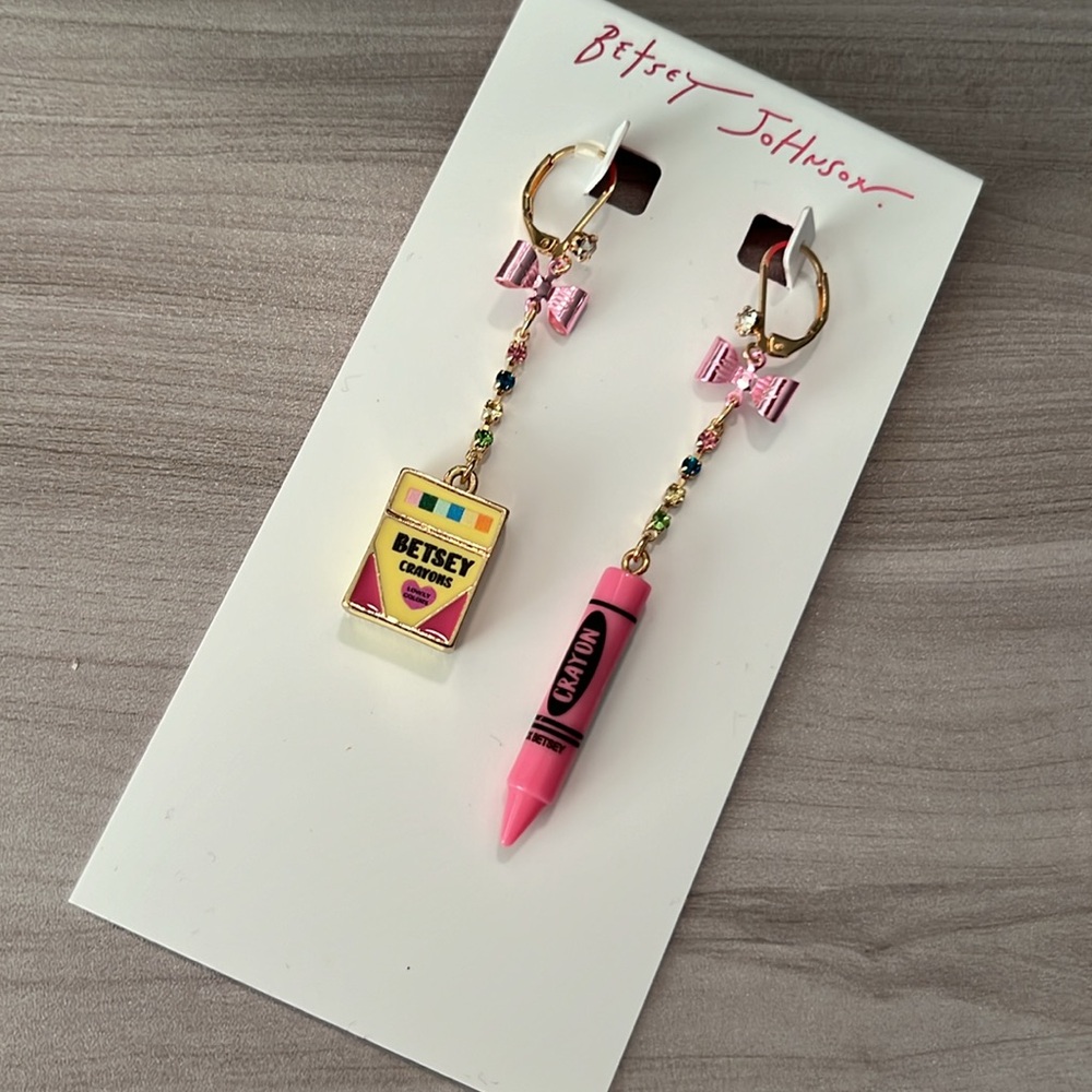 Betsey Johnson crayon mismatched NWT